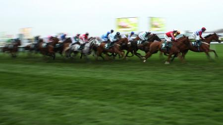https://betting.betfair.com/horse-racing/Big%20field%20in%20line%201280.jpg